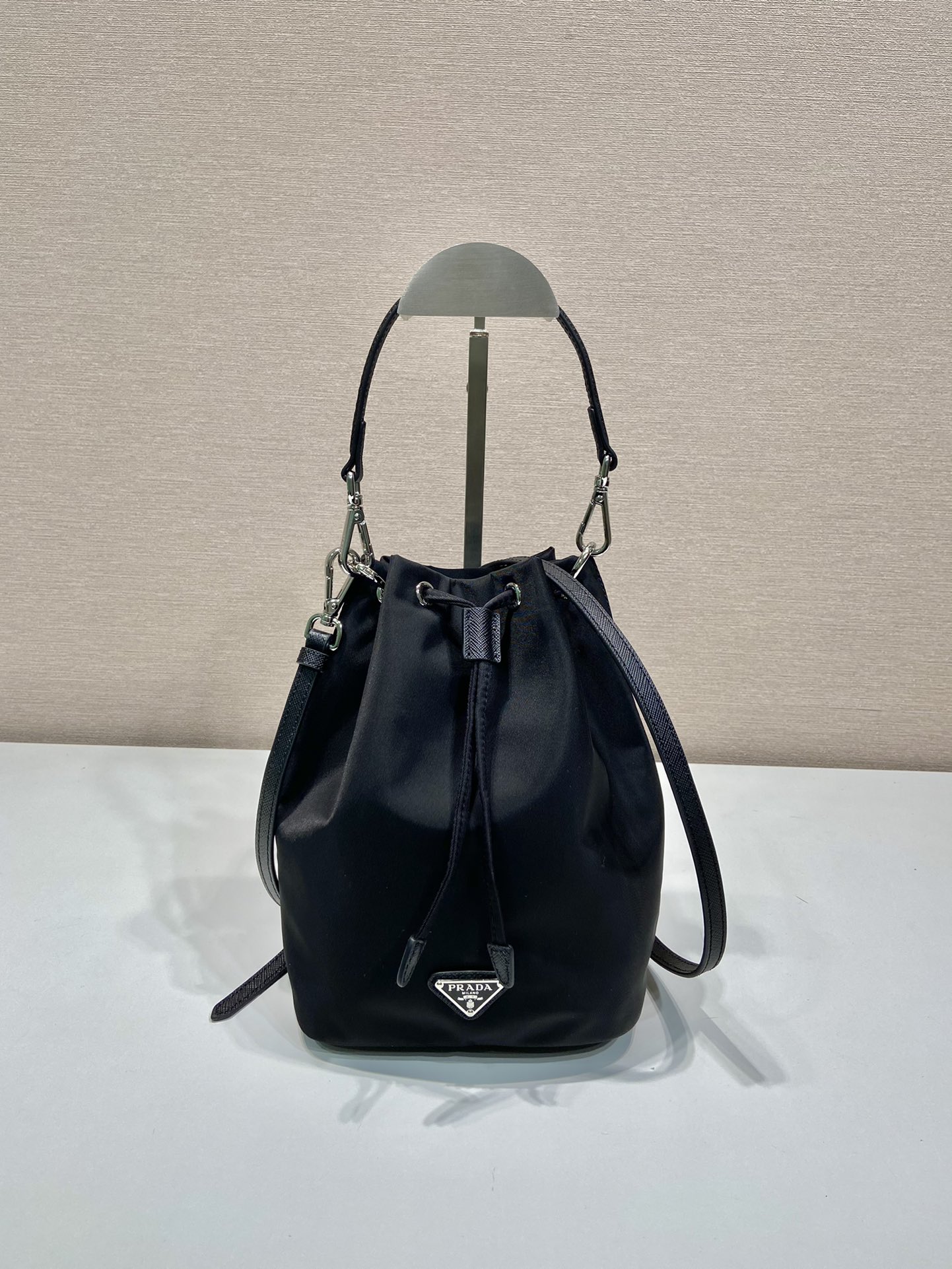Pra*a bucket bag