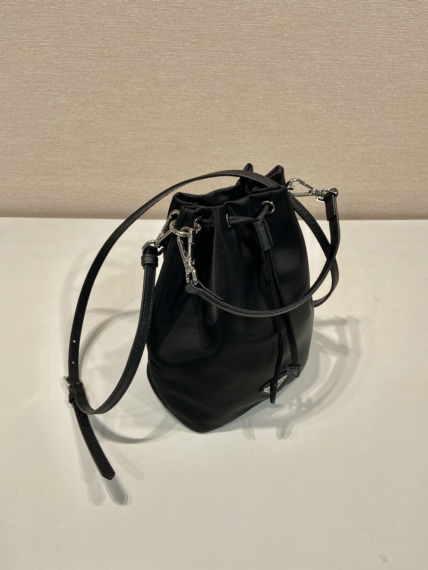 Pra*a bucket bag