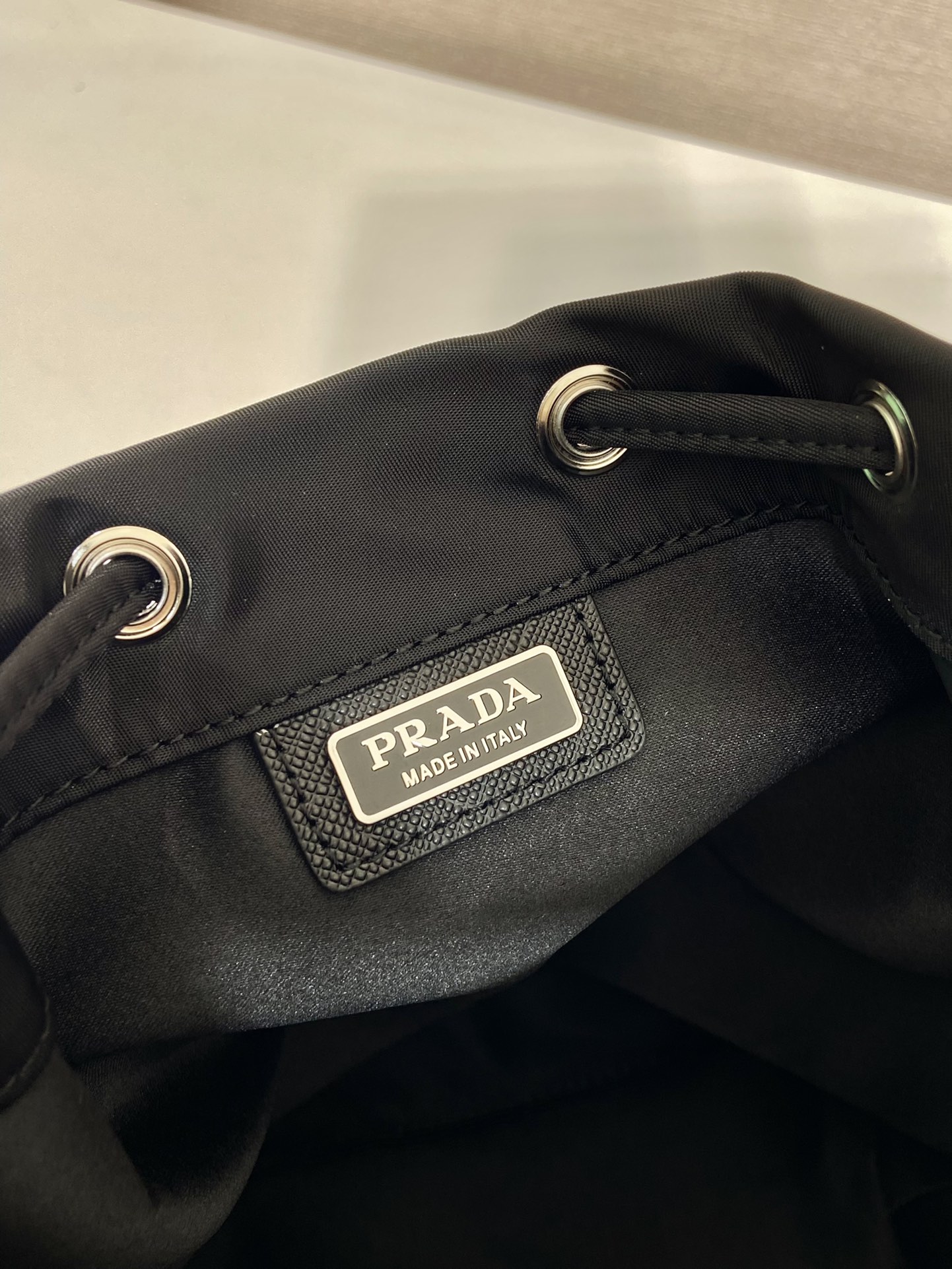 Pra*a bucket bag
