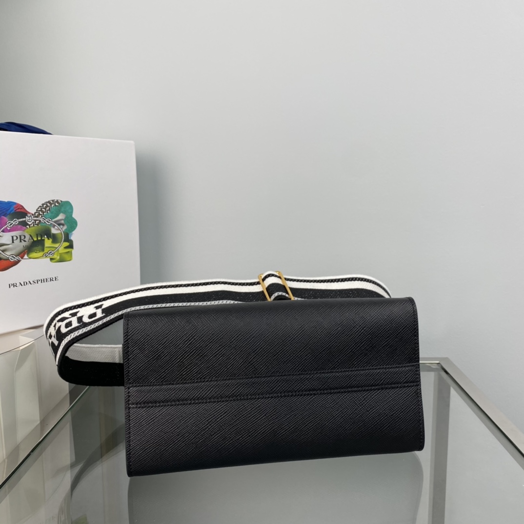 Pra*a monochrome small saffiano bag
