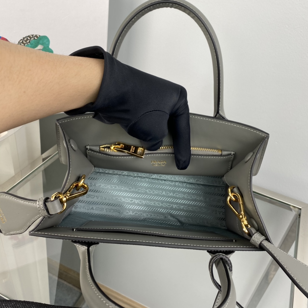 Pra*a monochrome small saffiano bag