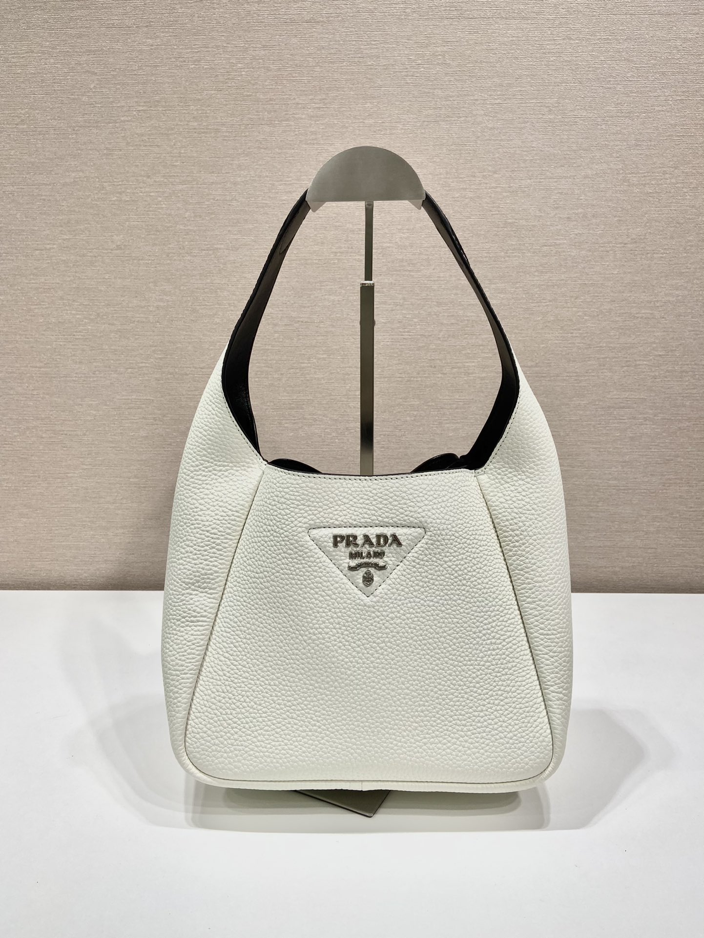 Pra*a leather handbag