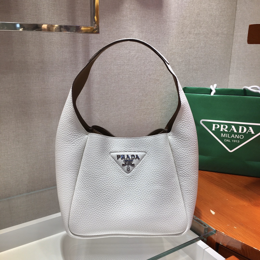 Pra*a leather handbag