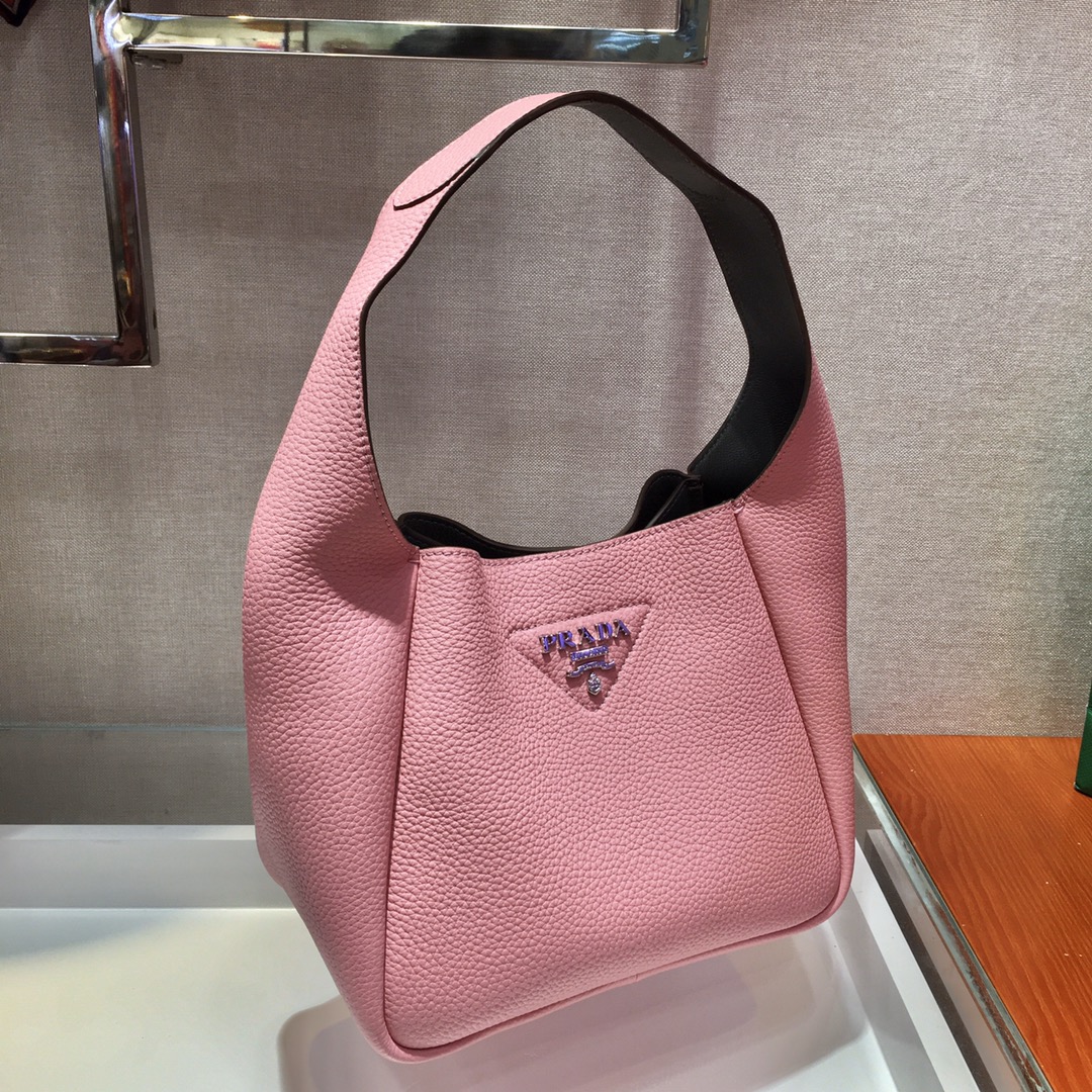 Pra*a leather handbag