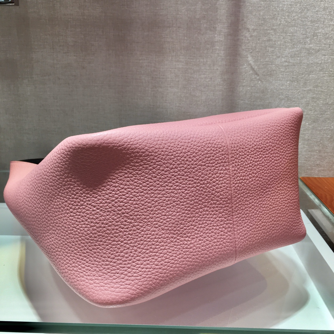 Pra*a leather handbag