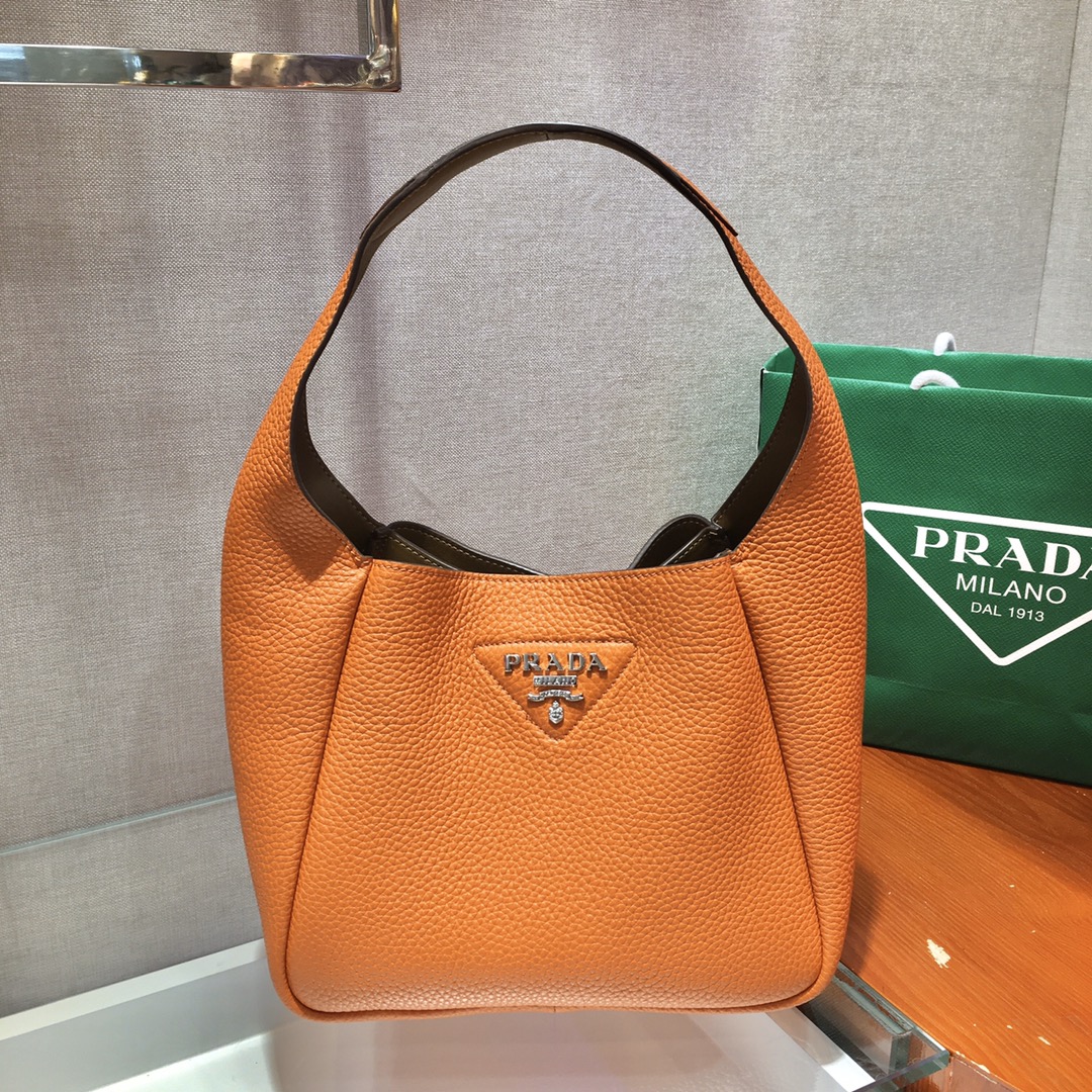 Pra*a leather handbag