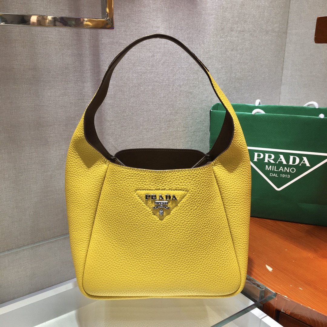 Pra*a leather handbag