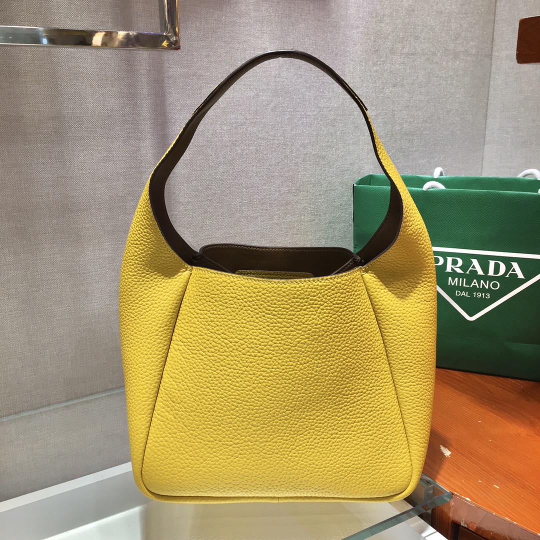 Pra*a leather handbag