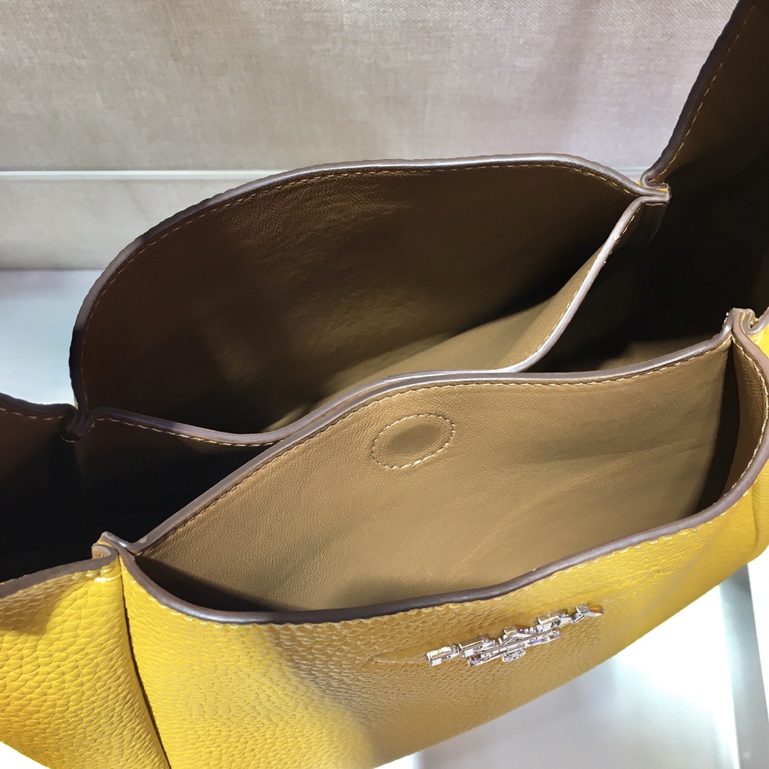 Pra*a leather handbag