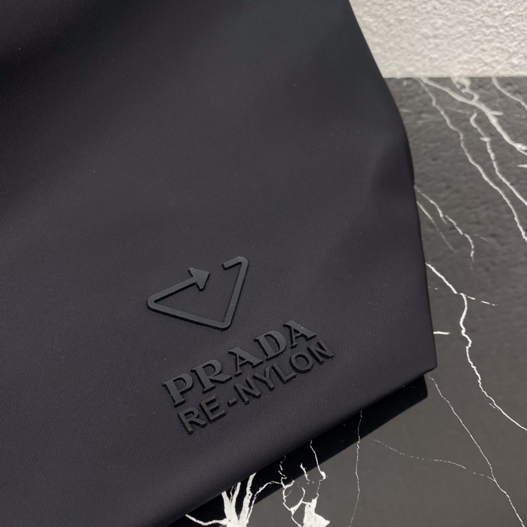 Pra*a re-nylon and saffiano leather tote bag