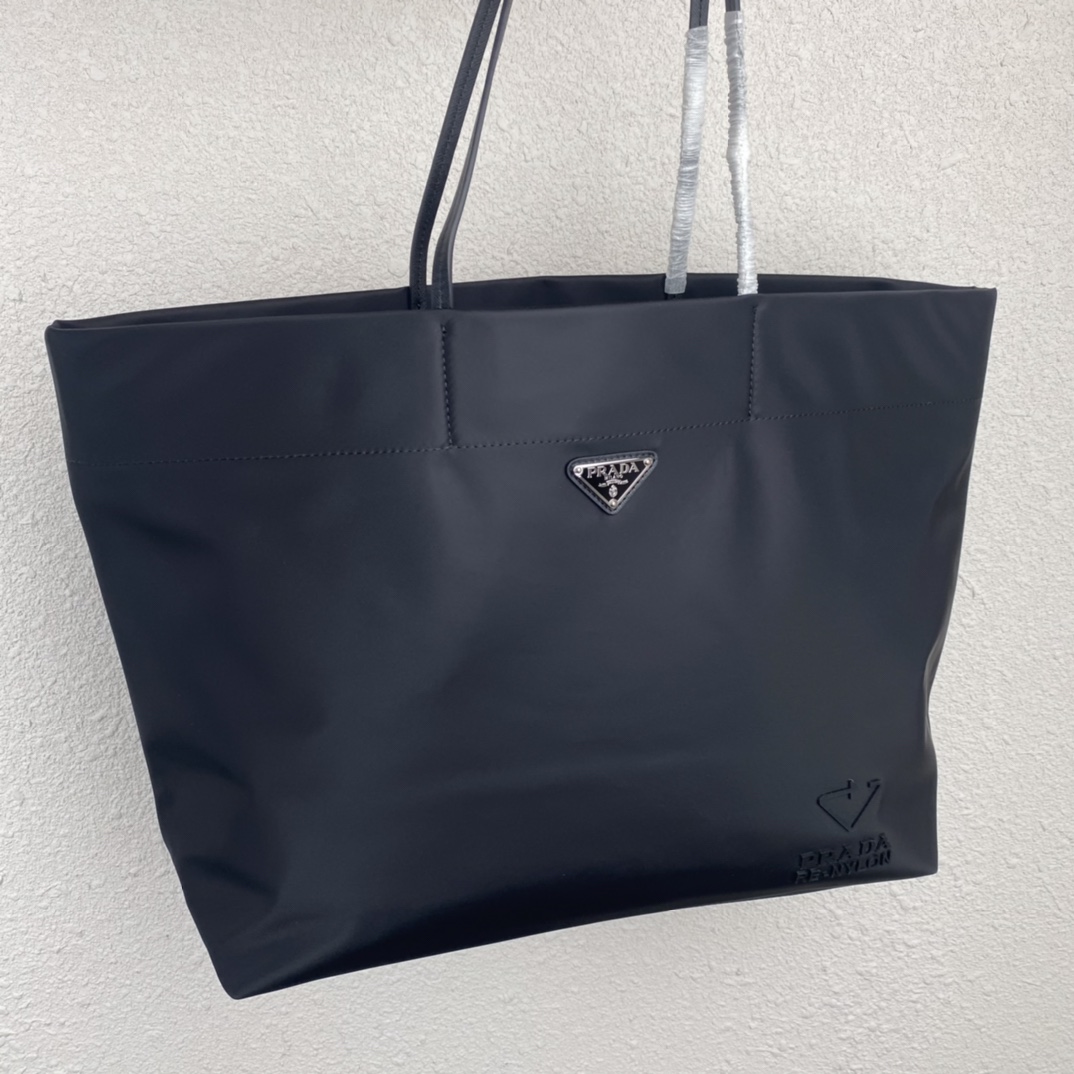 Pra*a re-nylon and saffiano leather tote bag