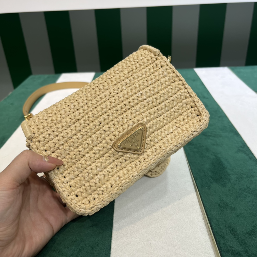 Pra*a crochet shoulder bag