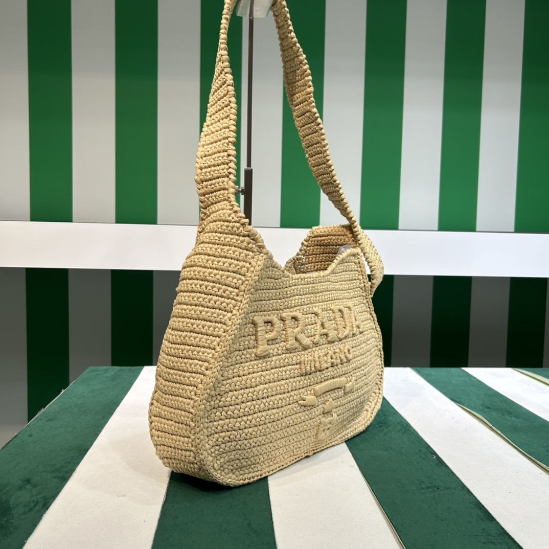 Pra*a crochet tote bag