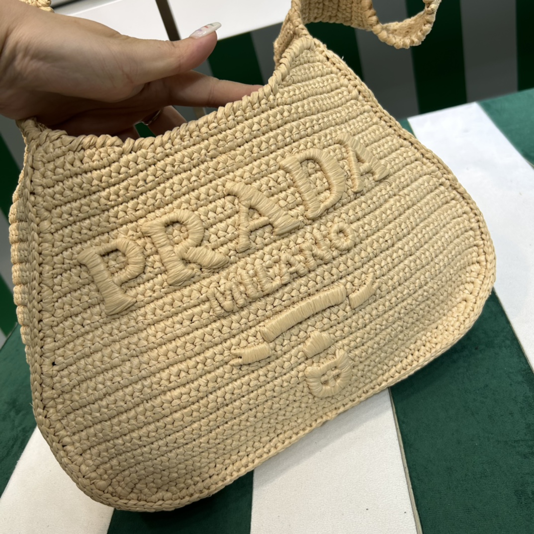 Pra*a crochet tote bag