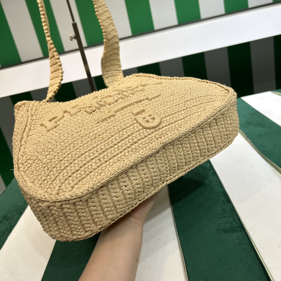 Pra*a crochet tote bag
