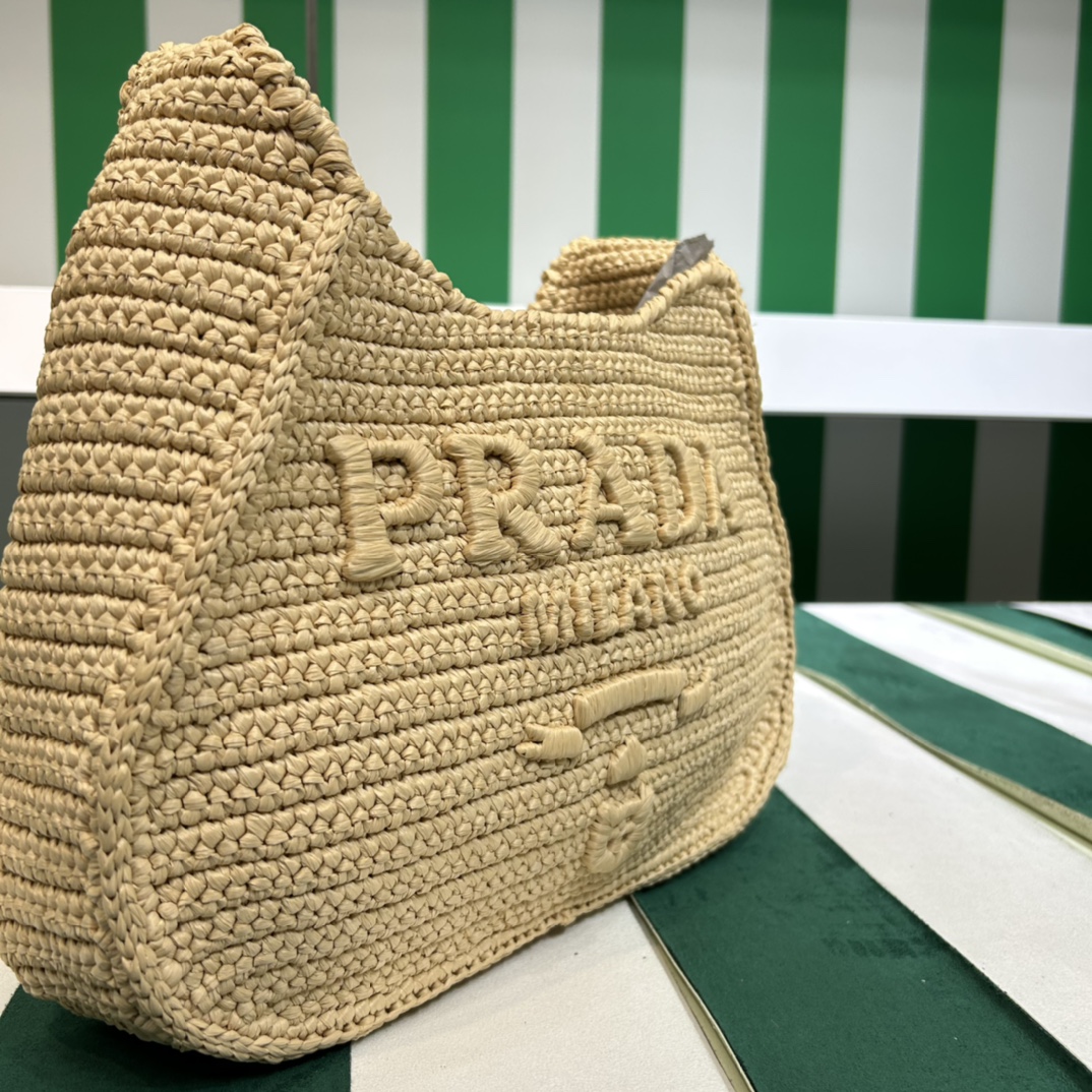 Pra*a crochet tote bag
