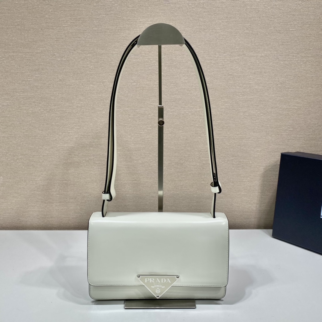Pra*a emblème brushed-leather bag