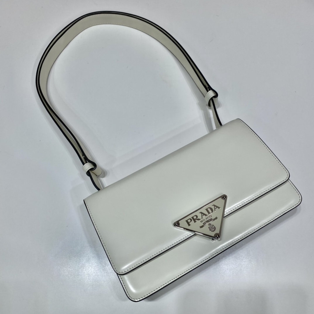 Pra*a emblème brushed-leather bag