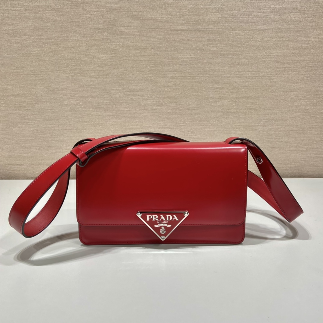 Pra*a emblème brushed-leather bag