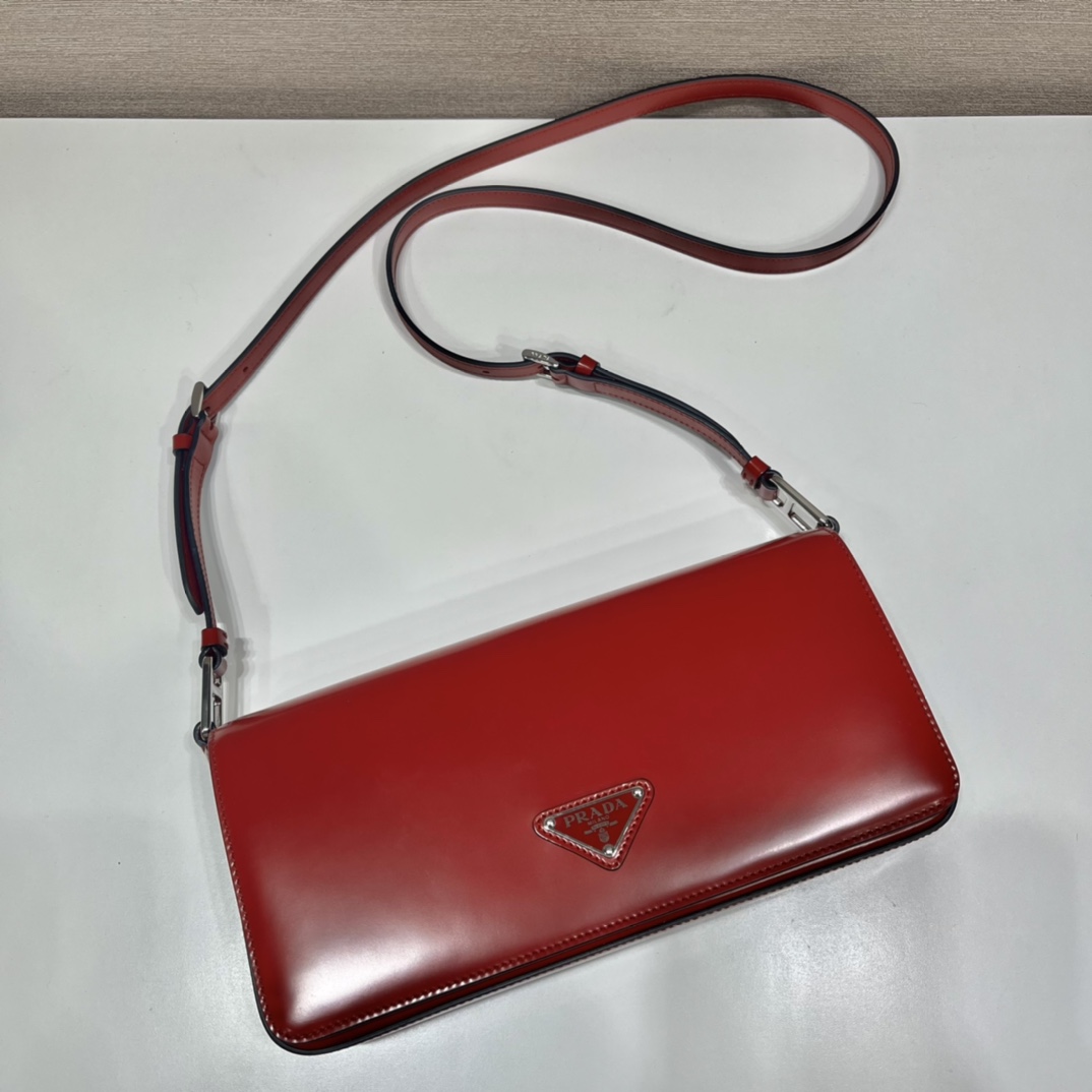 Pra*a brushed leather Pra*a femme bag