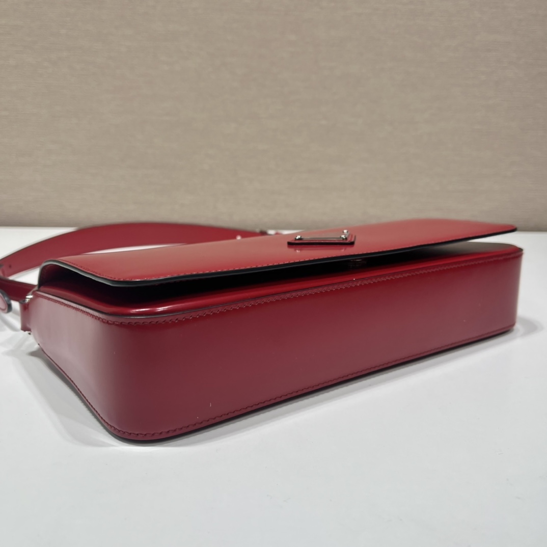 Pra*a brushed leather Pra*a femme bag