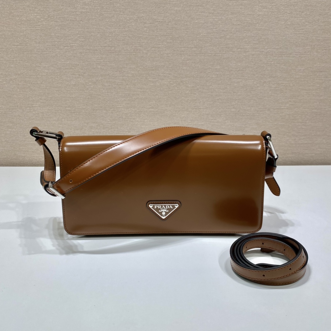 Pra*a brushed leather Pra*a femme bag