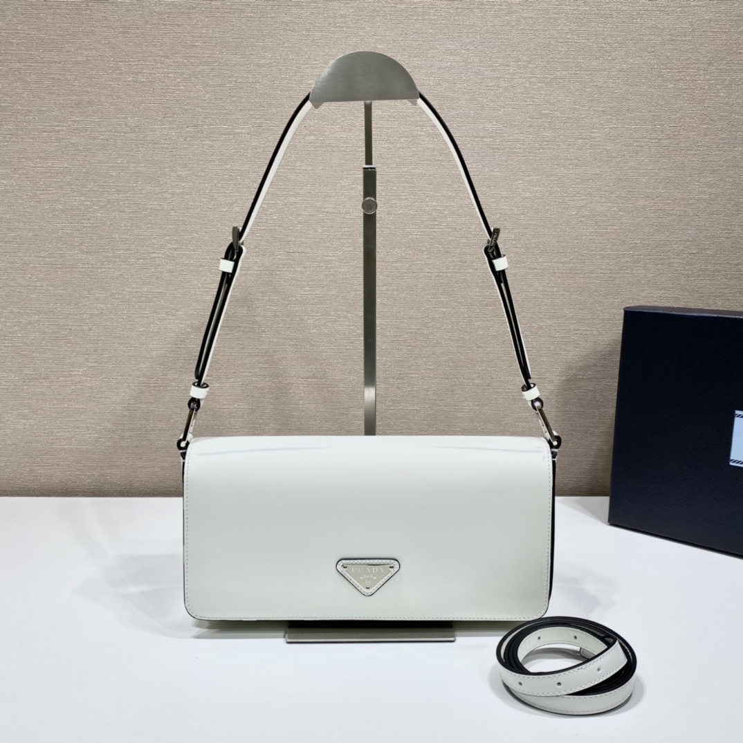Pra*a brushed leather Pra*a femme bag