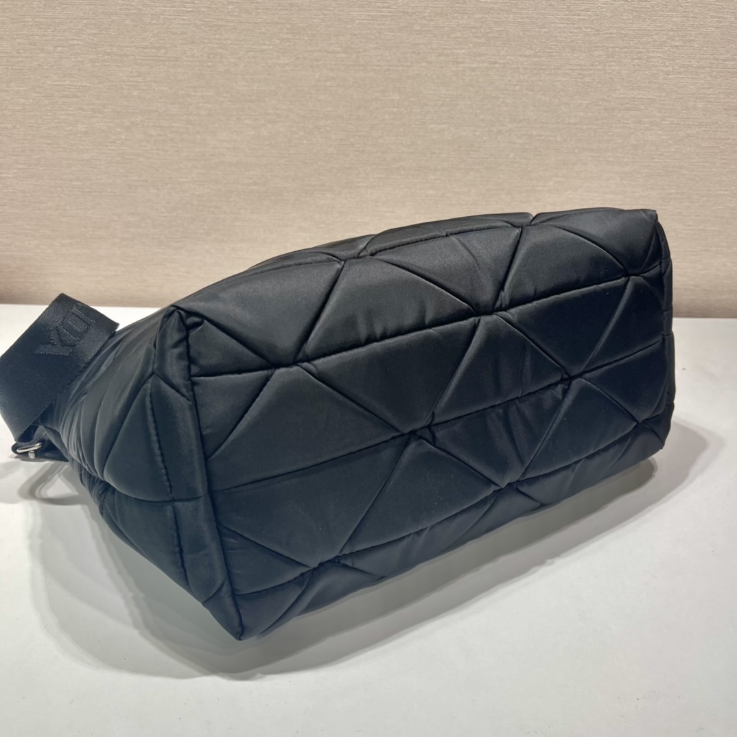 Pra*a black re-nylon medium padded tote