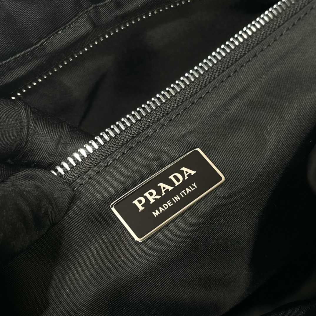 Pra*a black re-nylon medium padded tote