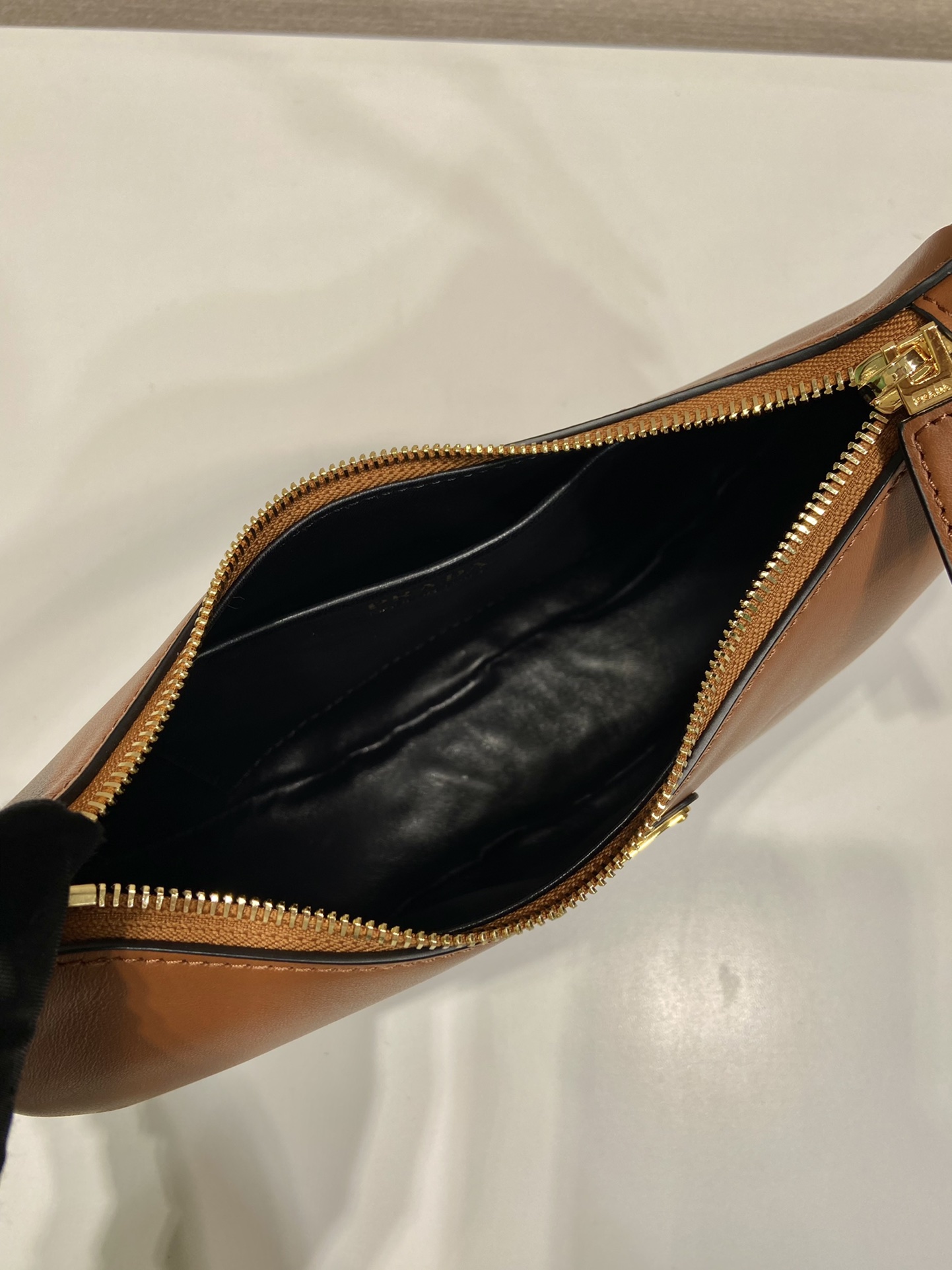 Pra*a arqué leather shoulder bag