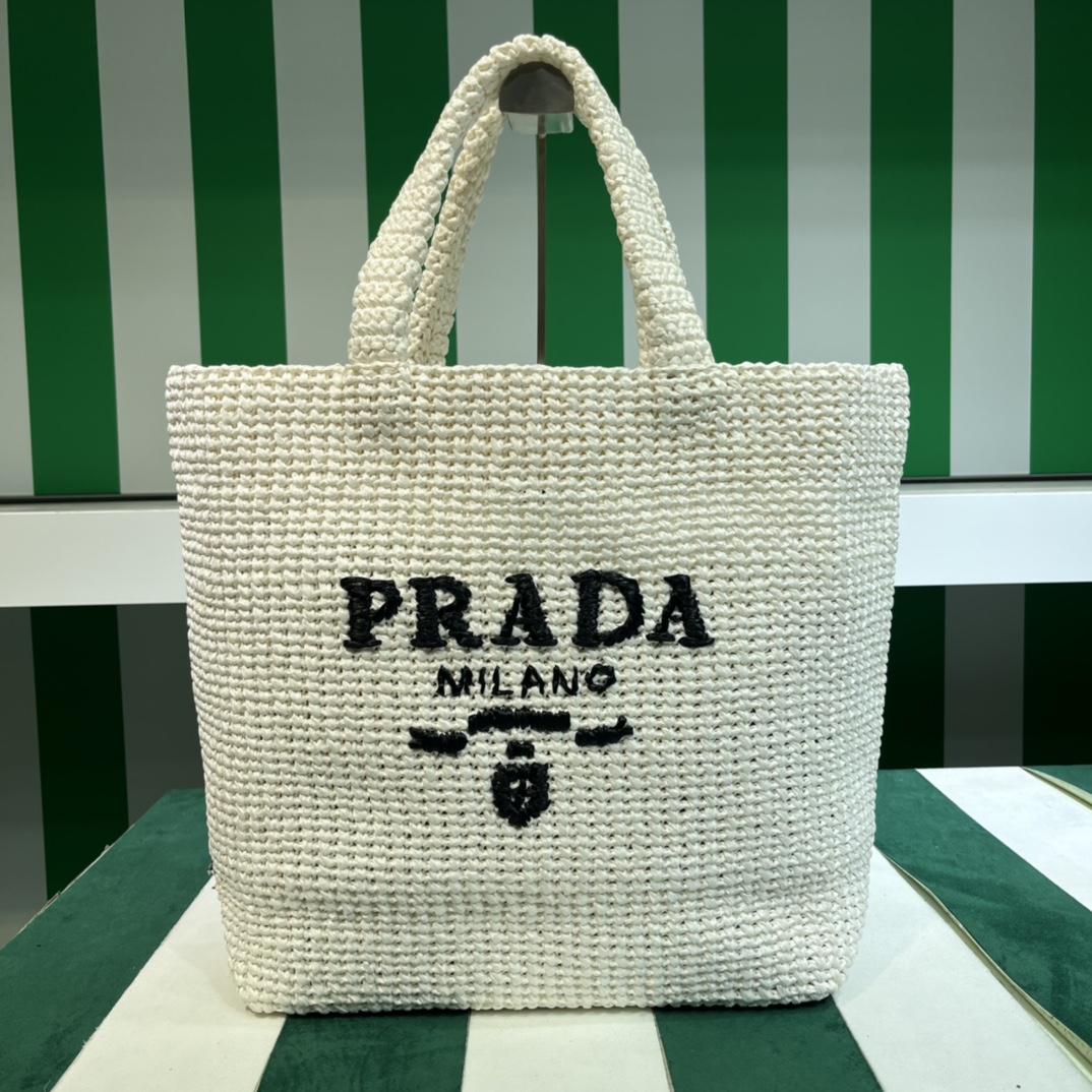 Pra*a crochet tote bag