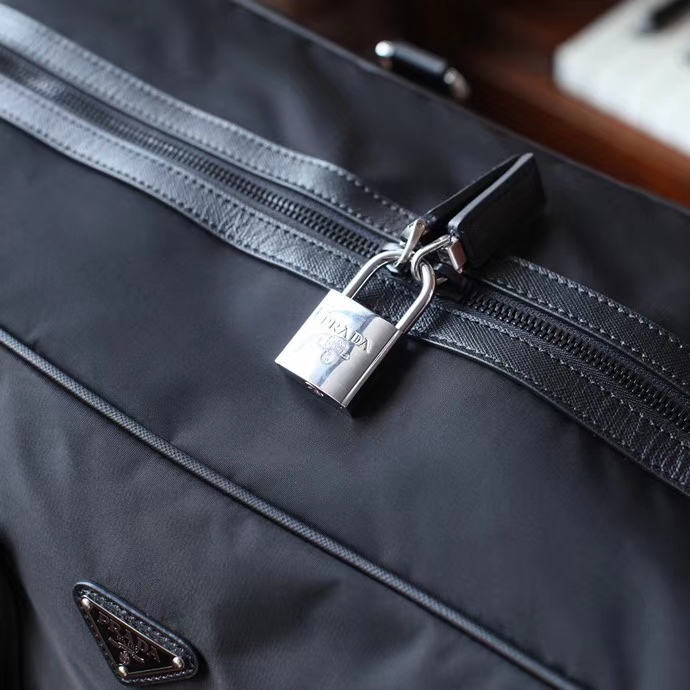 Pra*a nylon duffle bag in black