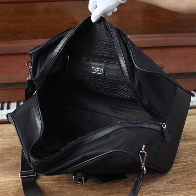 Pra*a nylon duffle bag in black