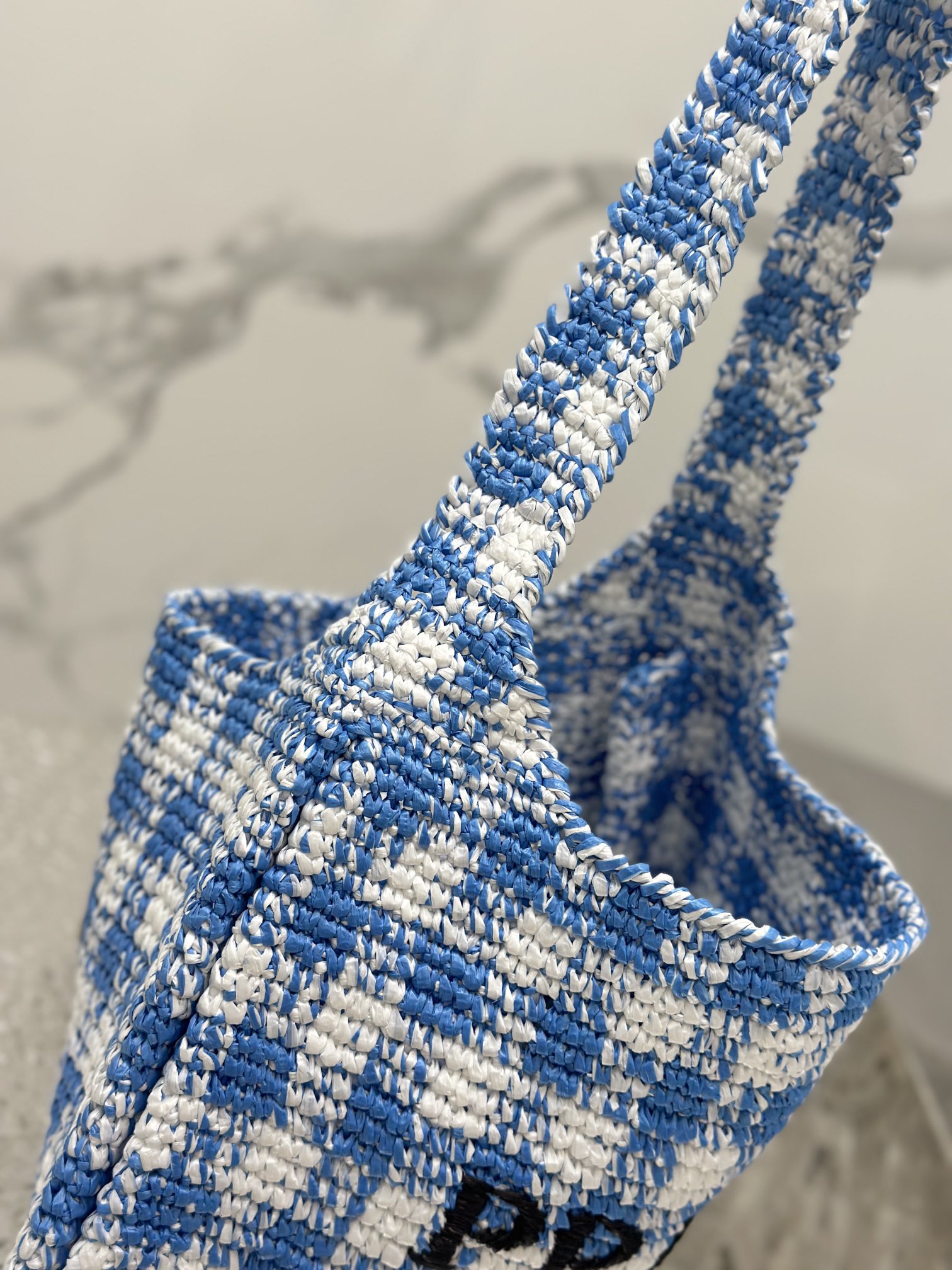 Pra*a crochet tote bag