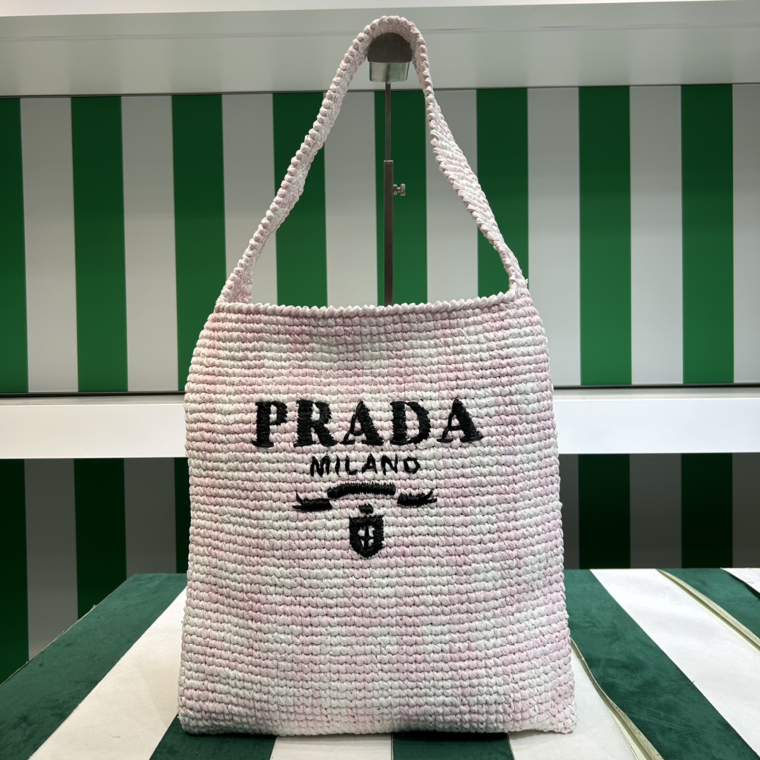 Pra*a crochet tote bag
