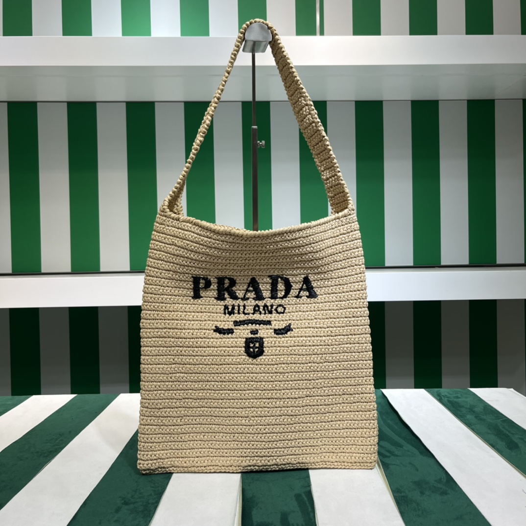 Pra*a crochet tote bag
