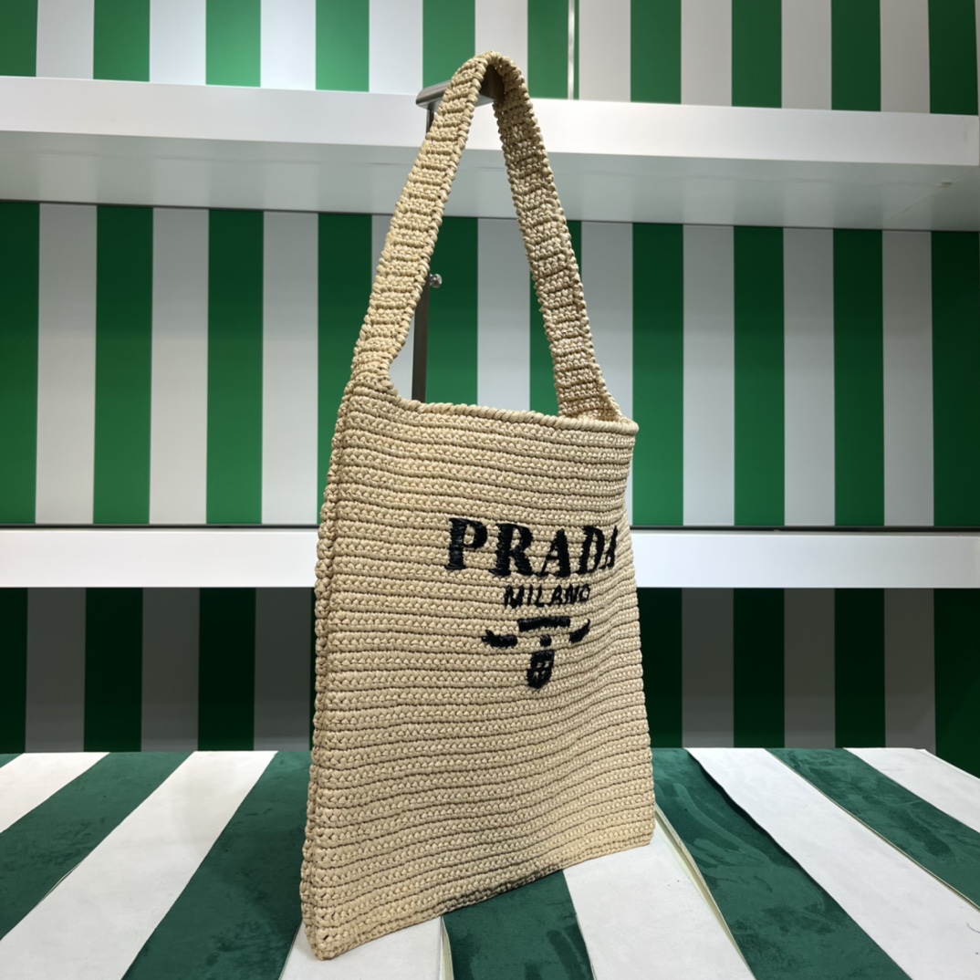 Pra*a crochet tote bag