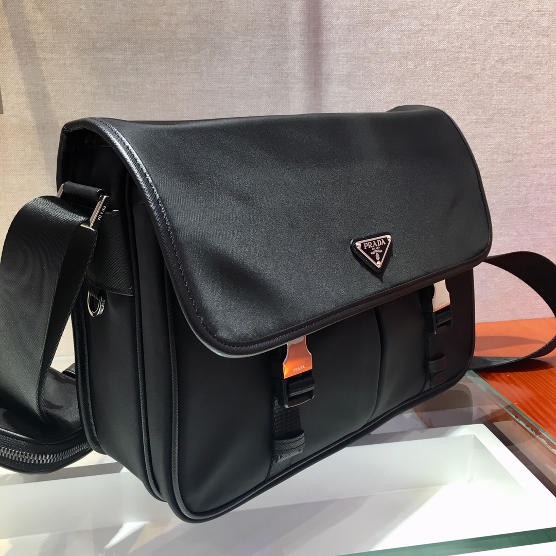 Pra*a re-nylon messenger bag