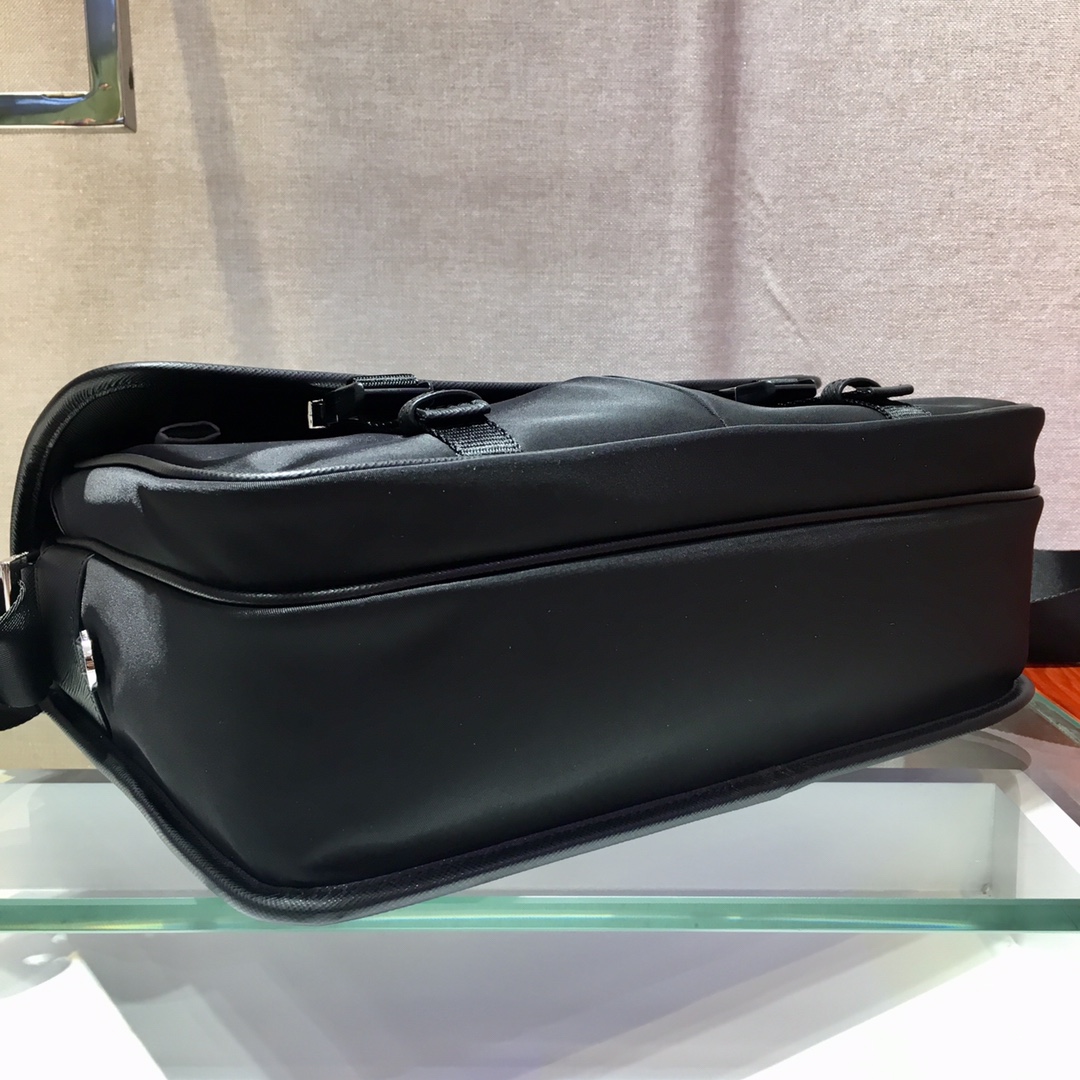 Pra*a re-nylon messenger bag