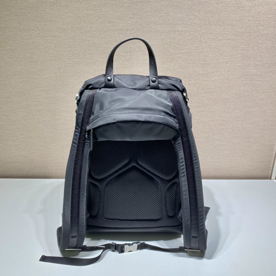 Pra*a  backpack