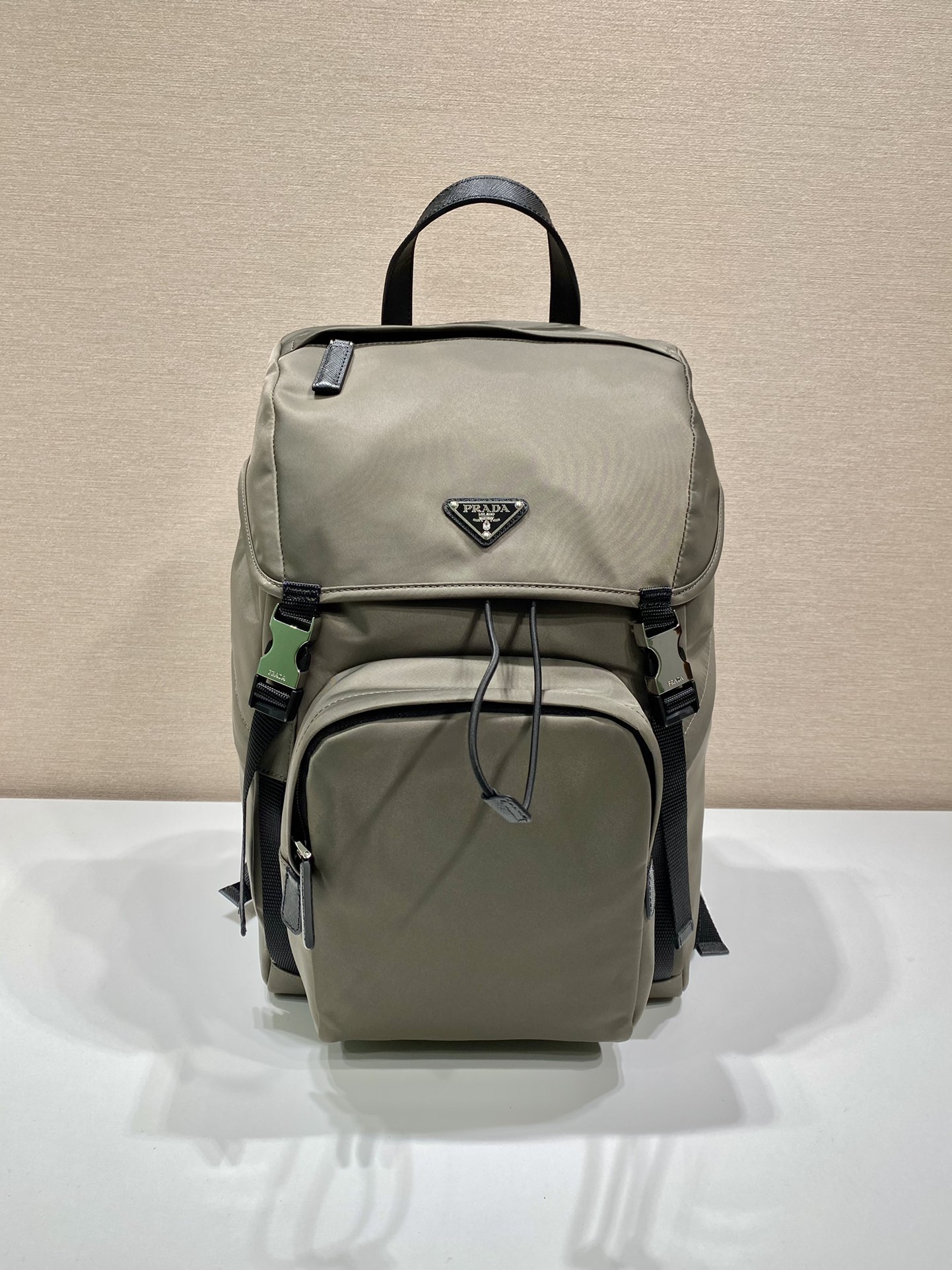 Pra*a  backpack