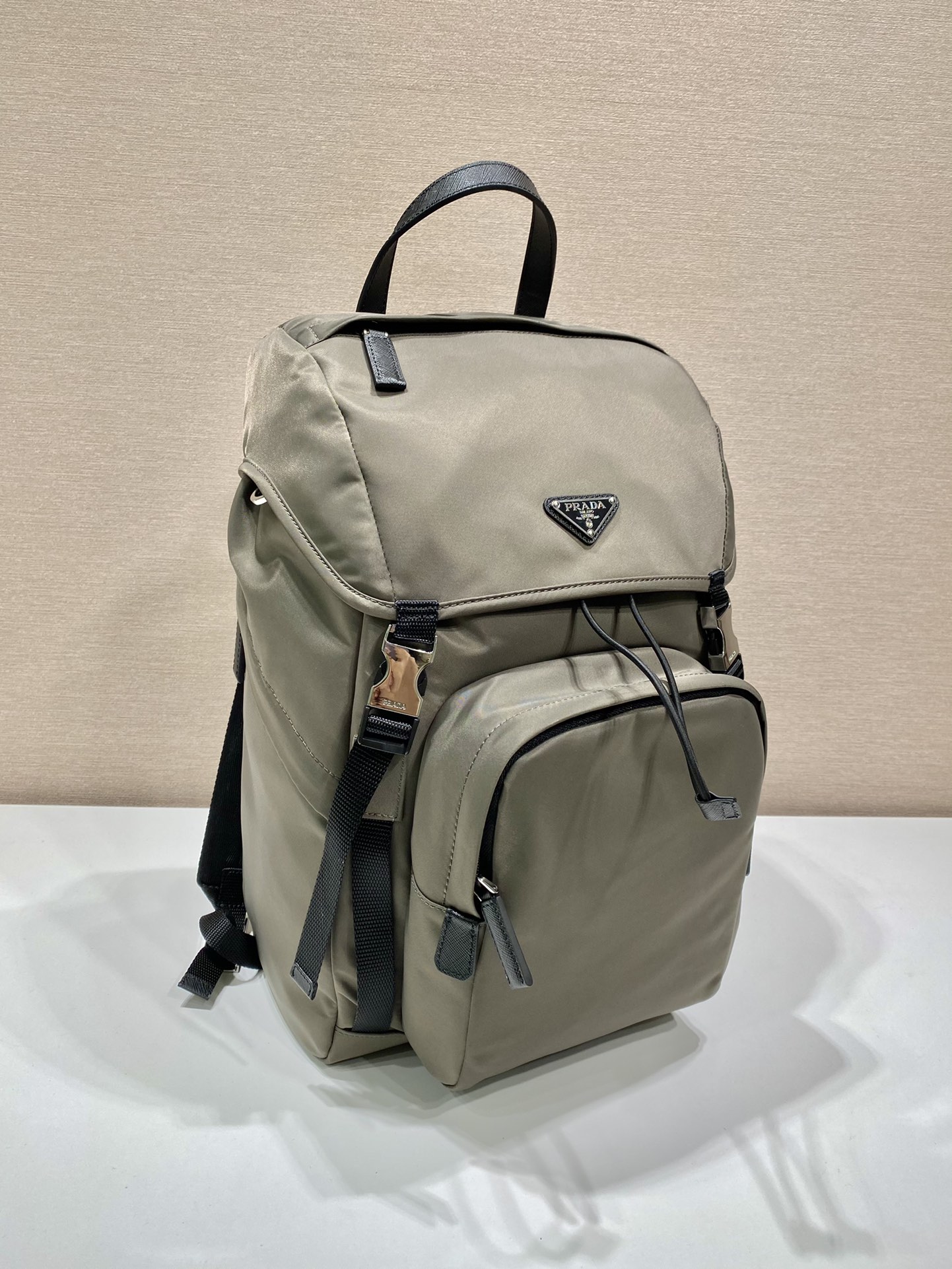 Pra*a  backpack