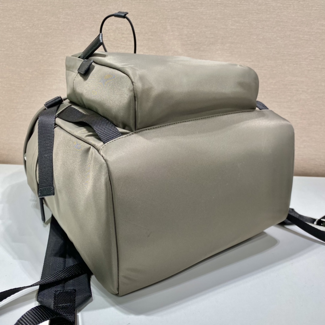 Pra*a  backpack