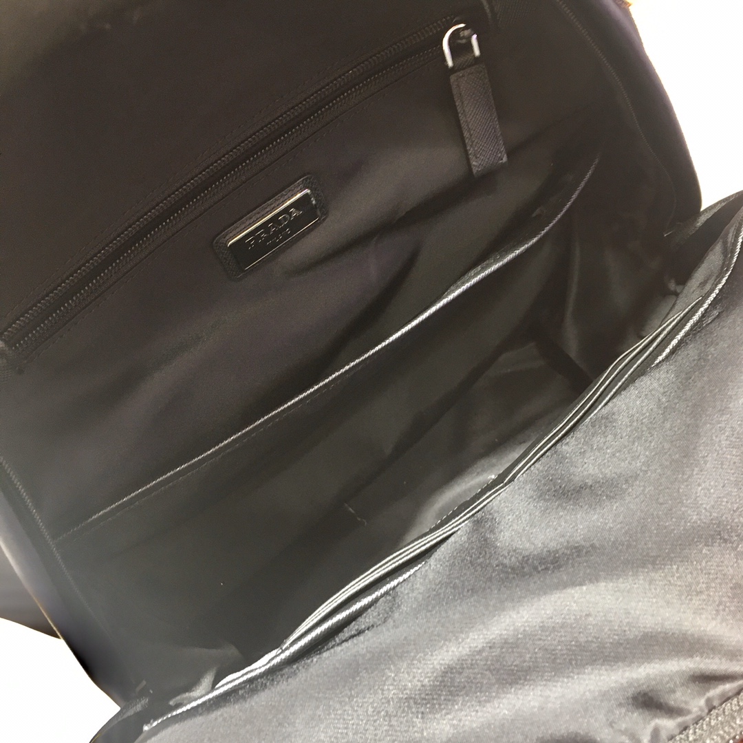 Pra*a saffiano backpack