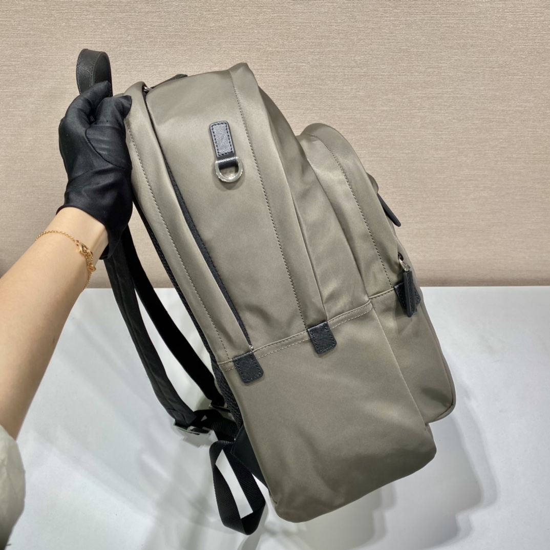 Pra*a saffiano backpack