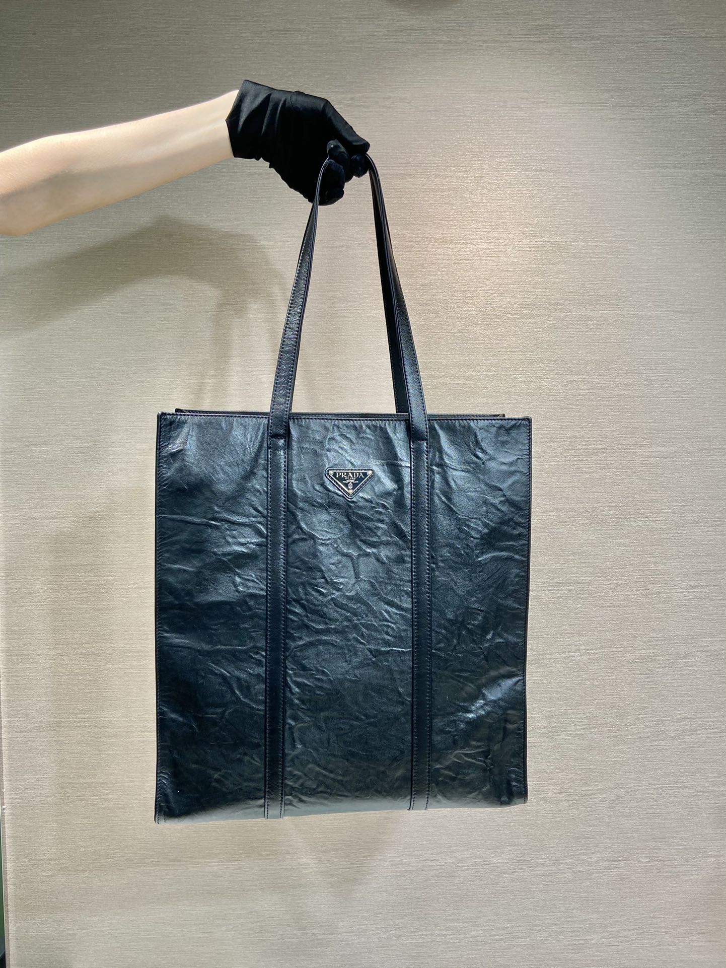 Pra*a medium antique nappa leather tote bag