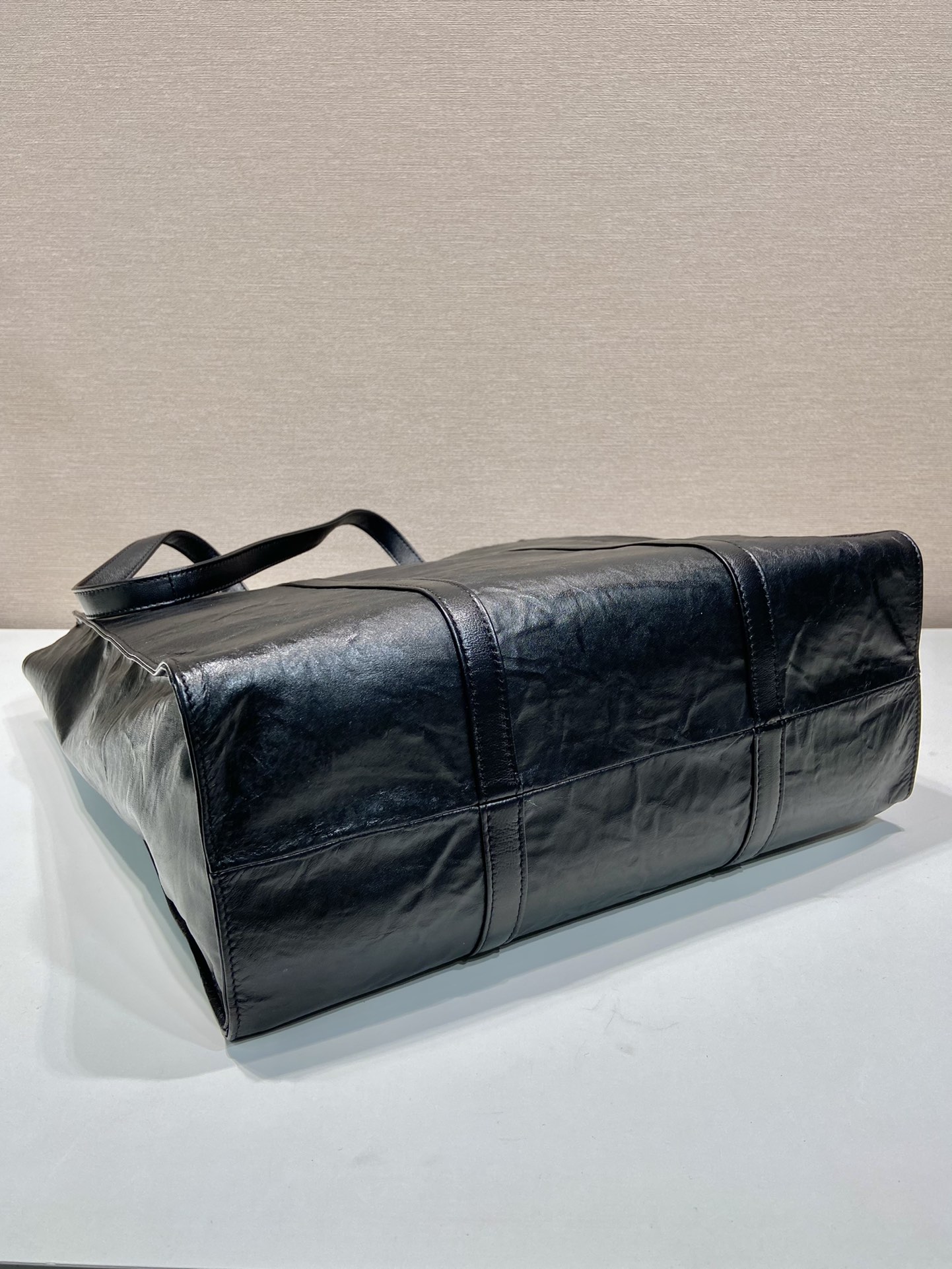 Pra*a medium antique nappa leather tote bag