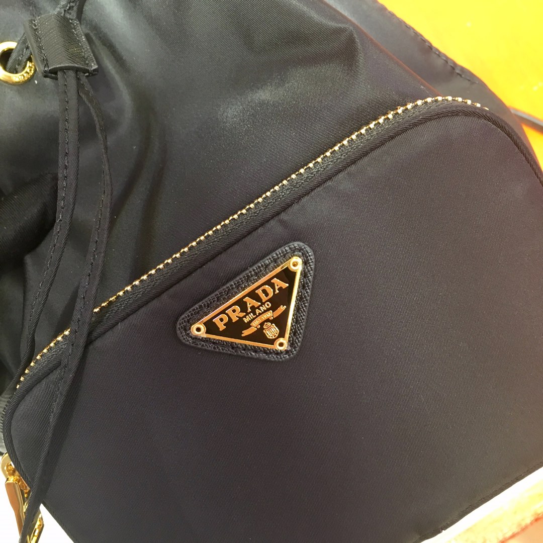 Pra*a duet re-nylon bucket bag