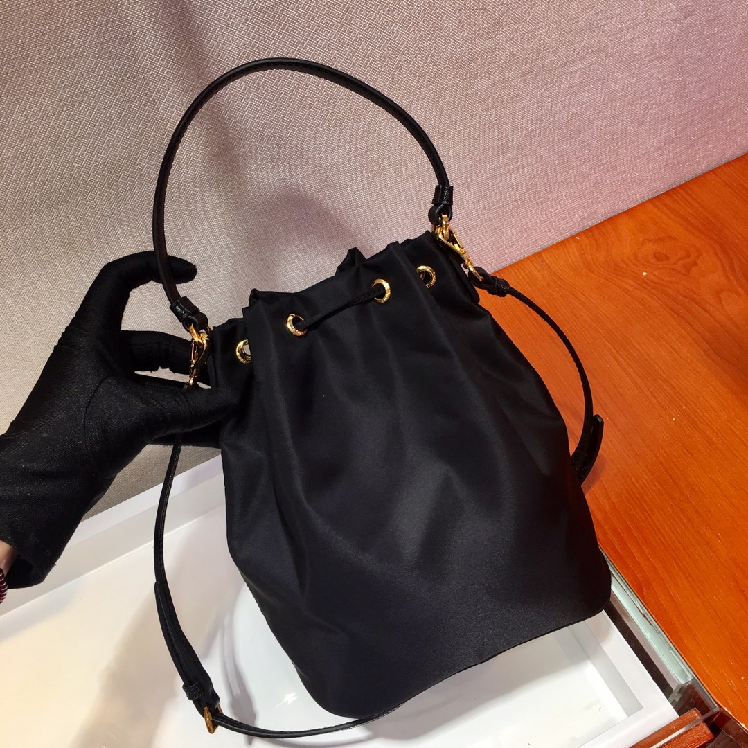 Pra*a duet re-nylon bucket bag