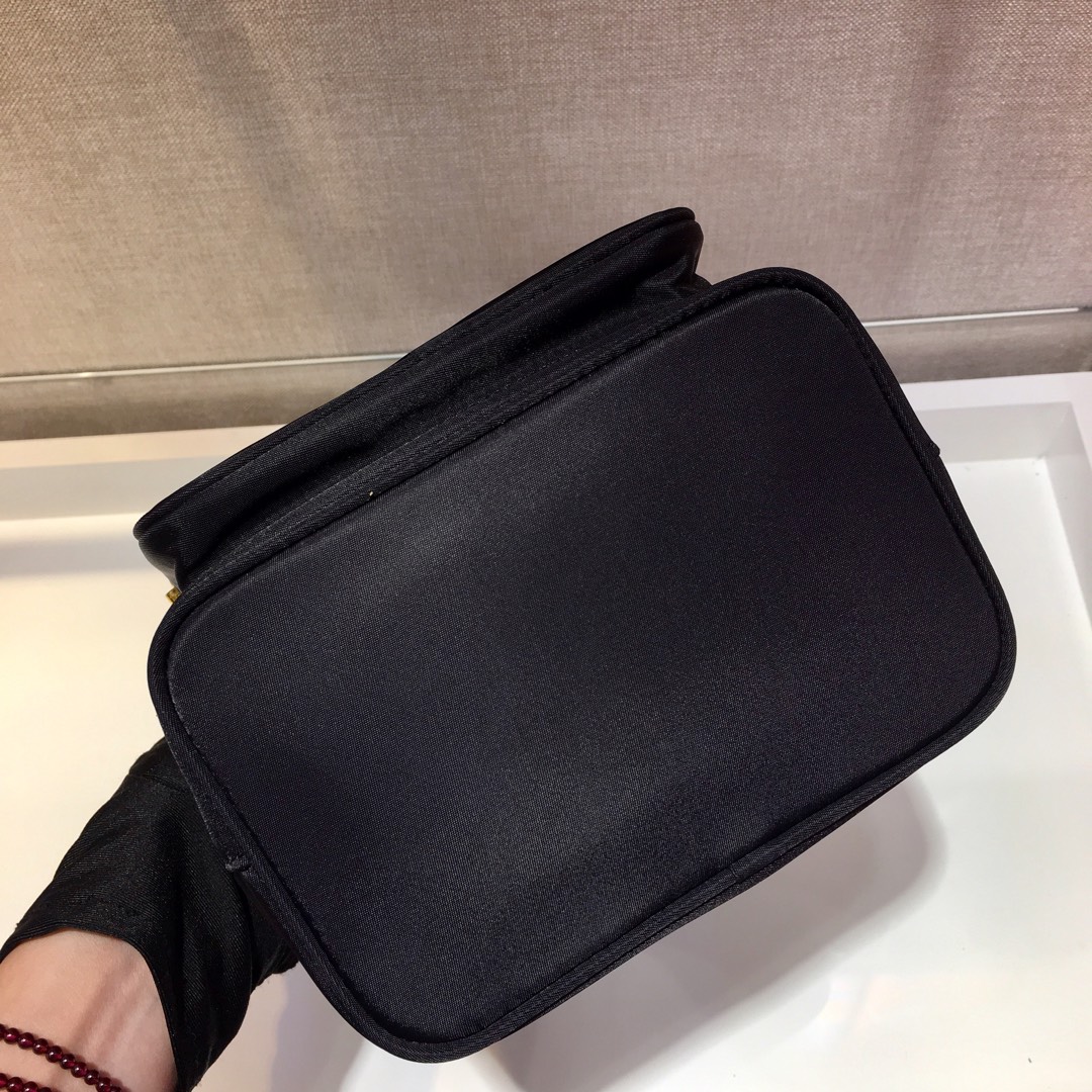 Pra*a duet re-nylon bucket bag